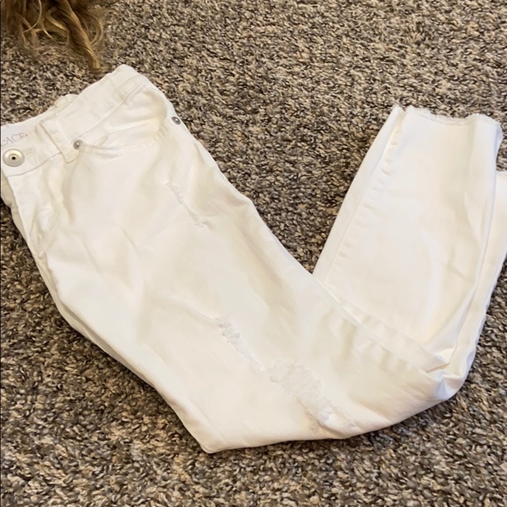 Girls Children’s Place white distressed jeans. 😄